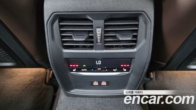 BMW 3-Series 2022 — photo 29