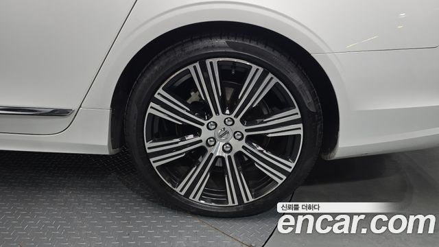Volvo S90 2023 — photo 31