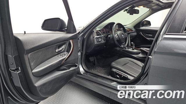BMW 3-Series 2013 — photo 10