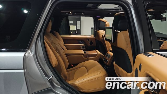 Land Rover Range Rover 2020 — photo 17