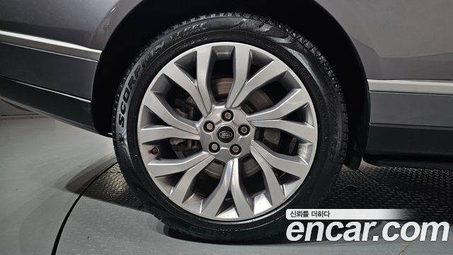 Land Rover Range Rover 2020 — photo 7