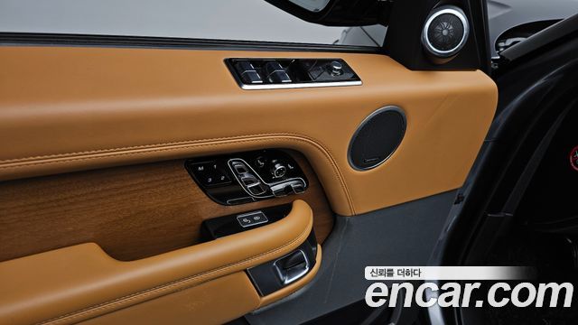Land Rover Range Rover 2020 — photo 32