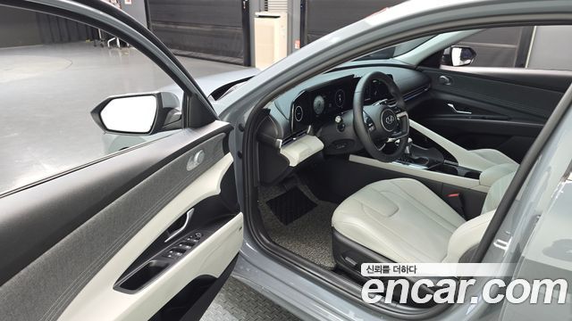 Hyundai AVANTE 2022 — photo 13