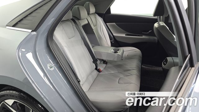Hyundai AVANTE 2022 — photo 18
