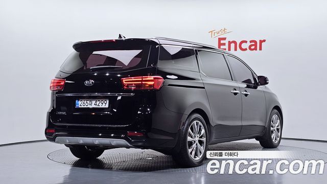 Kia Canival 2019 — photo 2