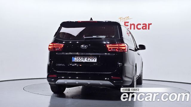 Kia Canival 2019 — photo 4