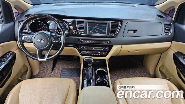 Kia Canival 2019 — photo 10