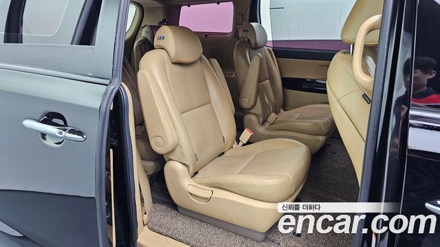 Kia Canival 2019 — photo 17