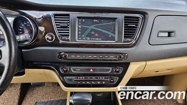 Kia Canival 2019 — photo 20