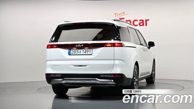 Kia Canival 2023 — photo 4