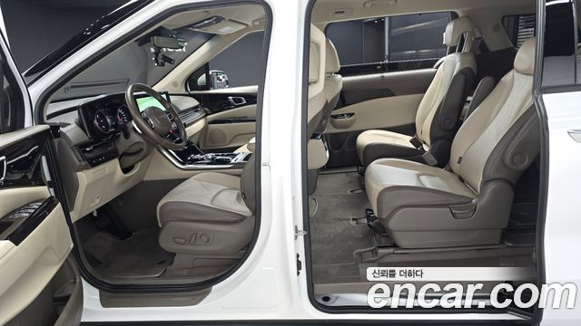 Kia Canival 2023 — photo 11