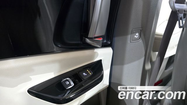 Kia Canival 2023 — photo 16