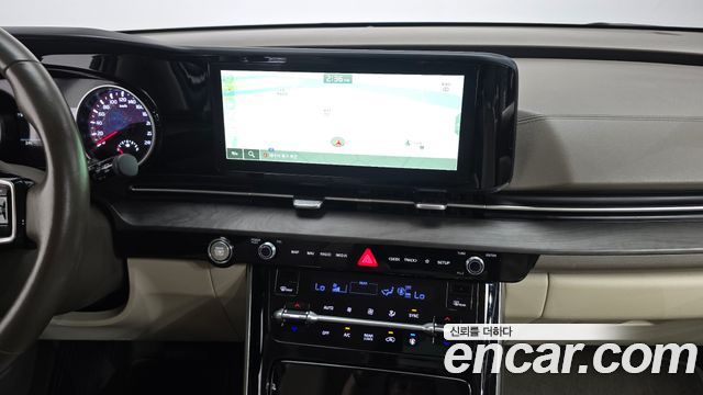 Kia Canival 2023 — photo 17
