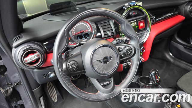 Mini Cooper 2020 — photo 18
