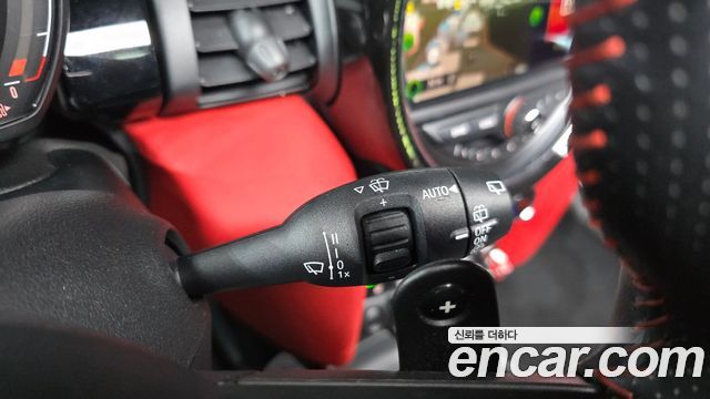 Mini Cooper 2020 — photo 24