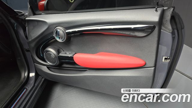 Mini Cooper 2020 — photo 15