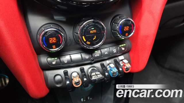 Mini Cooper 2020 — photo 28