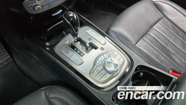 Hyundai Genesis 2013 — photo 9