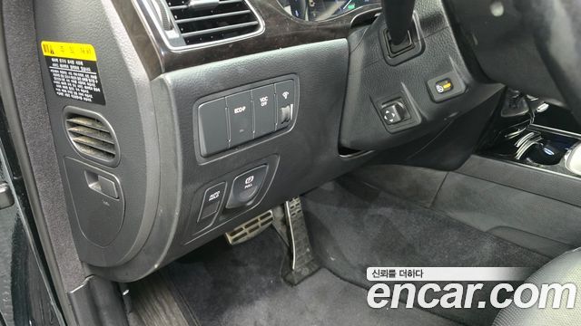 Hyundai Genesis 2013 — photo 16