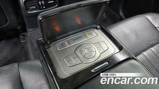 Hyundai Genesis 2013 — photo 19