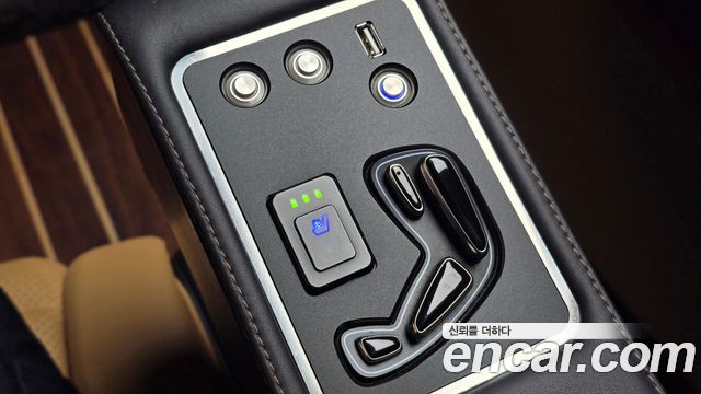 Kia Canival 2021 — photo 19