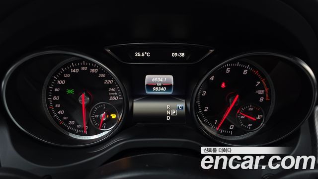 Mercedes-Benz CLA-Class 2018 — photo 11