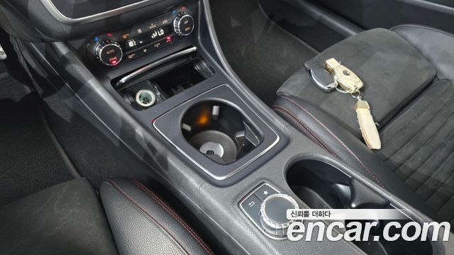 Mercedes-Benz CLA-Class 2018 — photo 31