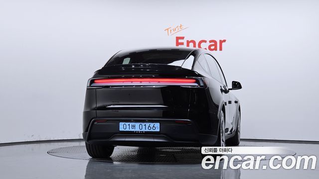 Tesla Model Y 2026 — photo 4