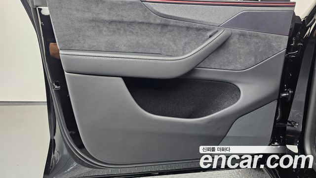 Tesla Model Y 2026 — photo 14