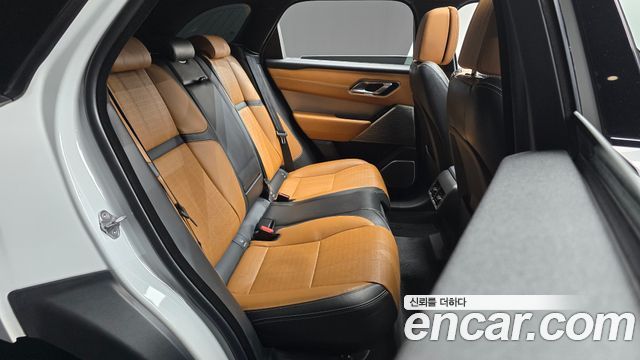 Land Rover Range Rover Velar 2018 — photo 11