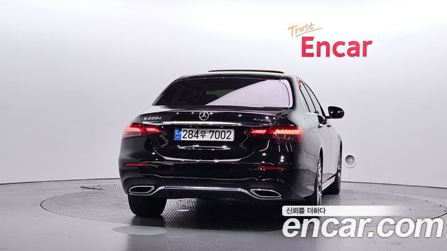 Mercedes-Benz E-Class 2021 — photo 4