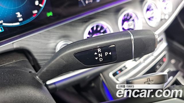 Mercedes-Benz E-Class 2021 — photo 12