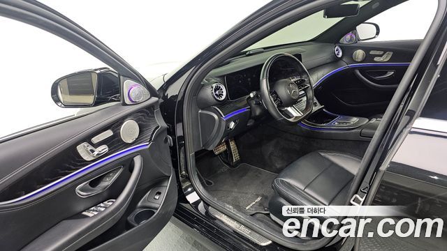 Mercedes-Benz E-Class 2021 — photo 13
