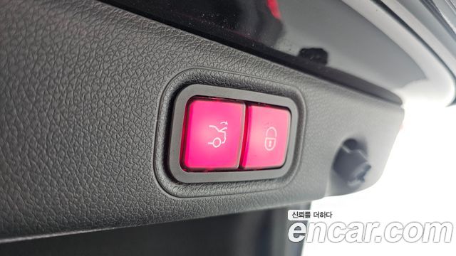 Mercedes-Benz E-Class 2021 — photo 22