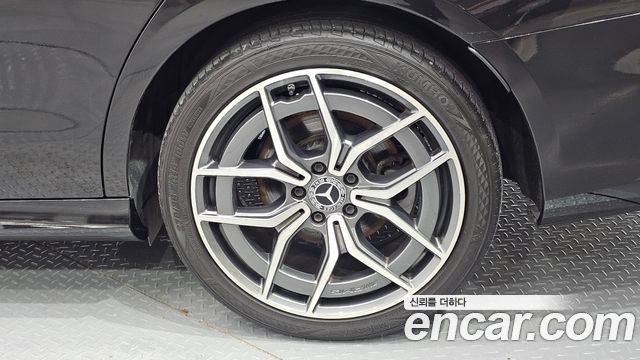 Mercedes-Benz E-Class 2021 — photo 7