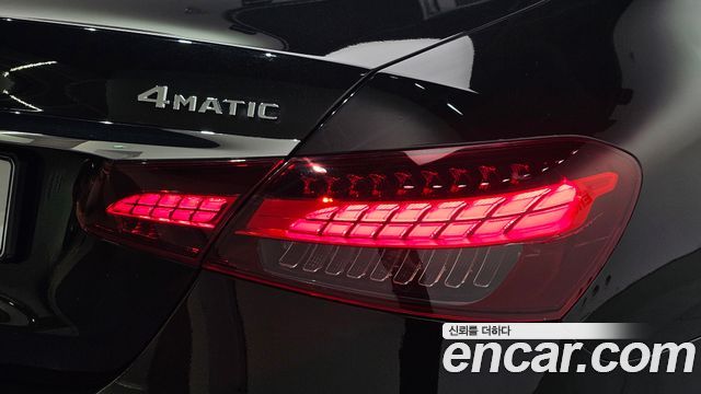 Mercedes-Benz E-Class 2021 — photo 9