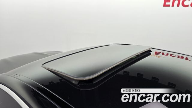 Mercedes-Benz E-Class 2021 — photo 28