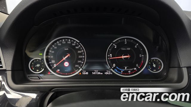 BMW 5-Series 2015 — photo 8