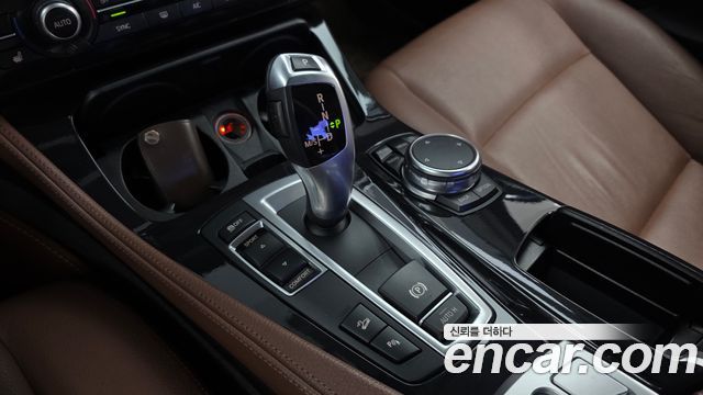 BMW 5-Series 2015 — photo 9