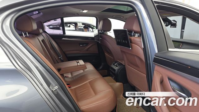 BMW 5-Series 2015 — photo 12