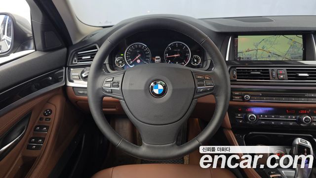 BMW 5-Series 2015 — photo 13