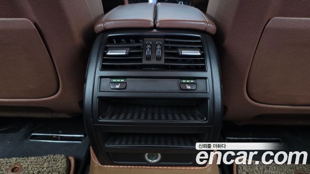 BMW 5-Series 2015 — photo 19