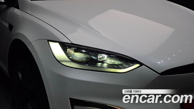 Tesla Model X 2024 — photo 8