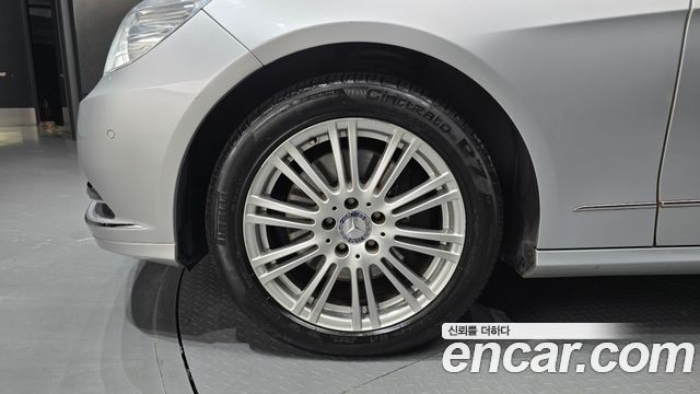 Mercedes-Benz E-Class 2011 — photo 5