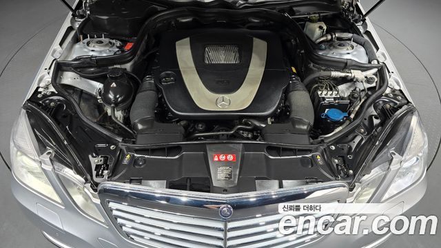 Mercedes-Benz E-Class 2011 — photo 6