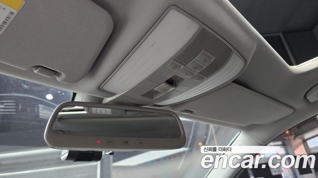 Mercedes-Benz E-Class 2011 — photo 18