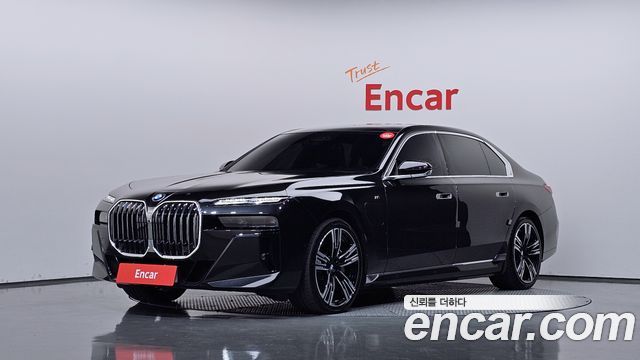 BMW 7-Series 2023 — photo 1