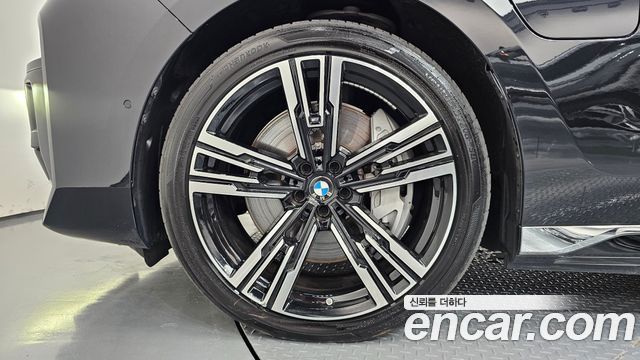 BMW 7-Series 2023 — photo 5