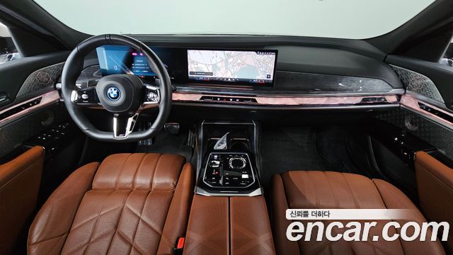 BMW 7-Series 2023 — photo 10