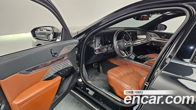 BMW 7-Series 2023 — photo 13
